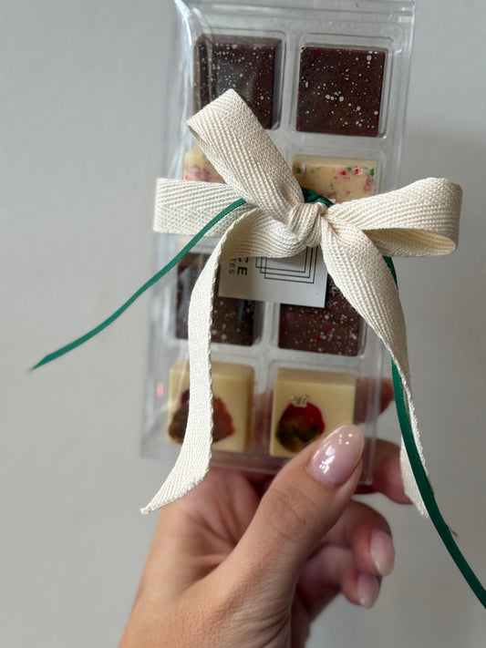 Dolce Holiday Box of 8