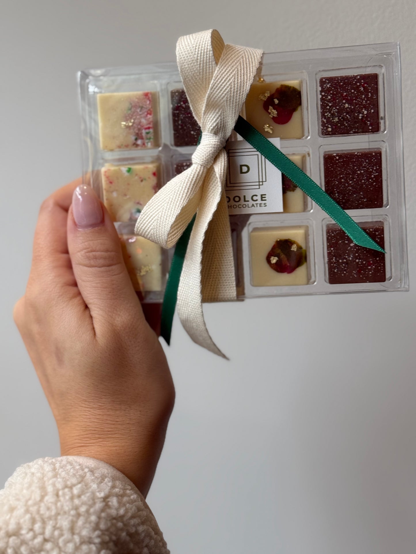Dolce Holiday Box of 12
